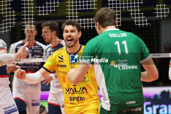 2024-02-25 - Bruno Mossa De Rezende of Modena Volley celebrates the point during the Superleague match between Valsa Group Modena and Farmaitalia Catania at PalaPanini Modena on February 25, 2024 in Modena, Italy. - VALSA GROUP MODENA VS FARMITALIA CATANIA - SUPERLEAGUE SERIE A - VOLLEYBALL