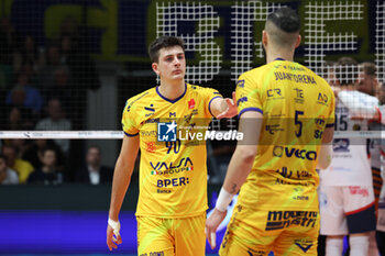 2024-02-25 - Tommaso Rinaldi of Valsa Group Modena despairs after missing the point during the Superleague match between Valsa Group Modena and Cisterna Volleyball at PalaPanini in Modena on Feb. 11, 2024 in Modena, Italy. - VALSA GROUP MODENA VS FARMITALIA CATANIA - SUPERLEAGUE SERIE A - VOLLEYBALL