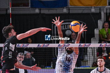2024-02-24 - Spike of Luca Porro ( Pallavolo Padova ) during VolleyBall Superleague Serie A game between Pallavolo Padova and Mint Vero Volley Monza at Kioene Arena in Padova, Italy on February 24, 2024 - PALLAVOLO PADOVA VS VERO VOLLEY MONZA - SUPERLEAGUE SERIE A - VOLLEYBALL