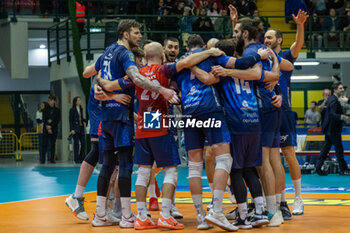 2024-03-10 - Exultation of Players of Mint Vero Volley Monza after scoring a match point - PLAYOFF - MINT VERO VOLLEY MONZA VS CUCINE LUBE CIVITANOVA - SUPERLEAGUE SERIE A - VOLLEYBALL