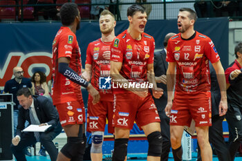 2024-03-24 - Exultation of Players of Cucine Lube Civitanova after scoring a match point - PLAYOFF - MINT VERO VOLLEY MONZA VS CUCINE LUBE CIVITANOVA - SUPERLEAGUE SERIE A - VOLLEYBALL