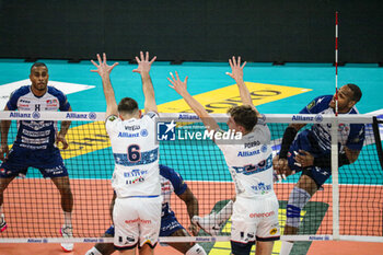 2024-03-24 - MONSTER BLOCK MARCO VITELLI AND PAOLO PORRO (POWERVOLLEY MILANO) - PLAYOFF - ALLIANZ MILANO VS GAS SALES BLUENERGY PIACENZA - SUPERLEAGUE SERIE A - VOLLEYBALL