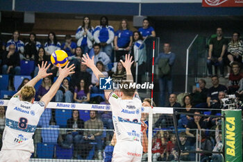 2024-03-24 - MONSTER BLOCK PAOLO PORRO AND AGUSTIN LOSER (POWERVOLLEY MILANO) - PLAYOFF - ALLIANZ MILANO VS GAS SALES BLUENERGY PIACENZA - SUPERLEAGUE SERIE A - VOLLEYBALL