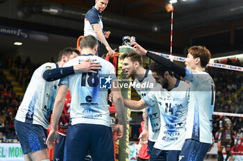 2024-03-27 - Mint Vero Volley Monza's team rejoices after a point - PLAYOFF - CUCINE LUBE CIVITANOVA VS MINE VERO VOLLEY MONZA - SUPERLEAGUE SERIE A - VOLLEYBALL