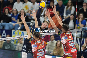 2024-03-10 - Spike of Rok Mozic of Rana Verona during the match between Rana Verona and SIR Susa Vim Perugia, second match of Quarterfinals Playoff series of the SuperLega Italian Volleyball Championship 2023/2024, at Pala AGSM-AIM in Verona, Italy on March 10, 2024. - PLAYOFF - RANA VERONA VS SIR SUSA VIM PERUGIA - SUPERLEAGUE SERIE A - VOLLEYBALL