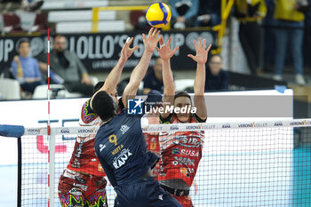 2024-03-10 - Block of Roberto Russo of SIR Susa Vim Perugia during the match between Rana Verona and SIR Susa Vim Perugia, second match of Quarterfinals Playoff series of the SuperLega Italian Volleyball Championship 2023/2024, at Pala AGSM-AIM in Verona, Italy on March 10, 2024. - PLAYOFF - RANA VERONA VS SIR SUSA VIM PERUGIA - SUPERLEAGUE SERIE A - VOLLEYBALL