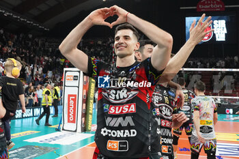 2024-03-31 - ben tara wassim (sir susa vim perugia) rejoices for the victory of the race - PLAYOFF - SIR SUSA VIM PERUGIA VS ALLIANZ MILANO - SUPERLEAGUE SERIE A - VOLLEYBALL