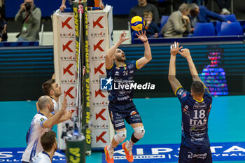 2024-04-03 - Alessandro Acquarone /Trentino Volley) during the Playoff Semifinal game2 Serie A1 Men's Volleyball Championship between Mint Vero Volley Monza vs Itas Trentino at Opiquad Arena, Monza, Italy on April 3, 2023 - PLAYOFF - MINT VERO VOLLEY MONZA VS ITAS TRENTINO - SUPERLEAGUE SERIE A - VOLLEYBALL
