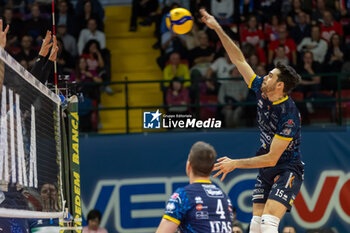 2024-04-03 - Daniele Lavia (Trentino Volley) during the Playoff Semifinal game2 Serie A1 Men's Volleyball Championship between Mint Vero Volley Monza vs Itas Trentino at Opiquad Arena, Monza, Italy on April 3, 2023 - PLAYOFF - MINT VERO VOLLEY MONZA VS ITAS TRENTINO - SUPERLEAGUE SERIE A - VOLLEYBALL