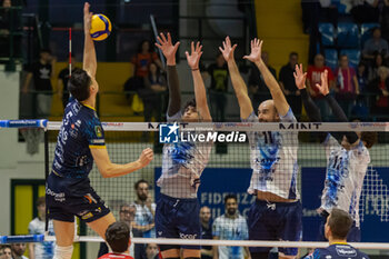 2024-04-03 - Alessandro Michieletto (Trentino Volley) during the Playoff Semifinal game2 Serie A1 Men's Volleyball Championship between Mint Vero Volley Monza vs Itas Trentino at Opiquad Arena, Monza, Italy on April 3, 2023 - PLAYOFF - MINT VERO VOLLEY MONZA VS ITAS TRENTINO - SUPERLEAGUE SERIE A - VOLLEYBALL