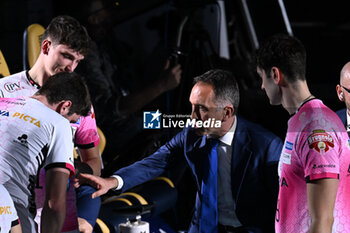 2024-04-03 - Jacopo Cuttini head coach of Pallavolo Padova during Rana Verona and Pallavolo Padova game in the Volleyball - Superleague Serie A - Playoff 5° Posto 2023/2024 at Pala AGSM di Verona, Italy on April 3, 2024. - PLAYOFF 5° POSTO - RANA VERONA VS PALLAVOLO PADOVA - SUPERLEAGUE SERIE A - VOLLEYBALL
