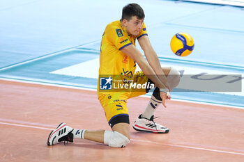 13/04/2024 - Bump of Tommaso Rinaldi of Valsa Group Modena during the match between Rana Verona and Valsa Group Modena, qualifications pool of playoff Challenge Cup of Superlega Italian Volleball Championship 2023/2024 at Pala AGSM-AIM on April 13, 2024, Verona, Italy. - PLAYOFF 5° POSTO - RANA VERONA VS VALSA GROUP MODENA - SUPERLEGA SERIE A - VOLLEY