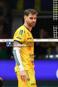 17/04/2024 - Bruno De Rezende of Modena Volley during the Superleague match between Valsa Group Modena and Pallavolo Padova at PalaPanini Modena on April 17, 2024 in Modena, Italy. - PLAYOFF 5° POSTO - VALSA GROUP MODENA VS PALLAVOLO PADOVA - SUPERLEGA SERIE A - VOLLEY