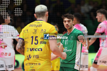 2024-04-17 - Filippo Federici of Modena Volley celebrates the point during the Superleague match between Valsa Group Modena and Pallavolo Padova at PalaPanini Modena on April 17, 2024 in Modena, Italy. - PLAYOFF 5° POSTO - VALSA GROUP MODENA VS PALLAVOLO PADOVA - SUPERLEAGUE SERIE A - VOLLEYBALL