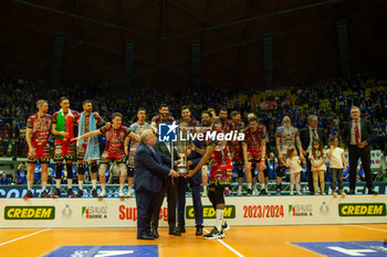 2024-04-28 - Sir Safety Perugia during the awards ceremony of Final SuperLega Italian Volleyball Championship between Mint Vero Volley Monza vs Sir Safety Susa Perugia at Opiquad Arena, Monza, Italy on April 28, 2024
 - PLAYOFF - FINAL - MINT VERO VOLLEY MONZA VS SIR SUSA VIM PERUGIA - SUPERLEAGUE SERIE A - VOLLEYBALL