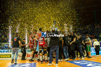2024-04-28 - Sir Safety Perugia during the awards ceremony of Final SuperLega Italian Volleyball Championship between Mint Vero Volley Monza vs Sir Safety Susa Perugia at Opiquad Arena, Monza, Italy on April 28, 2024 - PLAYOFF - FINAL - MINT VERO VOLLEY MONZA VS SIR SUSA VIM PERUGIA - SUPERLEAGUE SERIE A - VOLLEYBALL