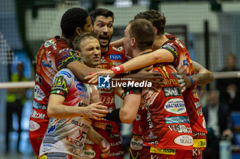 2024-04-28 - Happiness of Players of Sir Safety Perugia during the game4 of Final SuperLega Italian Volleyball Championship between Mint Vero Volley Monza vs Sir Safety Susa Perugia at Opiquad Arena, Monza, Italy on April 28, 2024
 - PLAYOFF - FINAL - MINT VERO VOLLEY MONZA VS SIR SUSA VIM PERUGIA - SUPERLEAGUE SERIE A - VOLLEYBALL