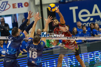 2024-04-28 - Spike of Jesus Herrera Jaime (Sir Safety Perugia) during the game4 of Final SuperLega Italian Volleyball Championship between Mint Vero Volley Monza vs Sir Safety Susa Perugia at Opiquad Arena, Monza, Italy on April 28, 2024
 - PLAYOFF - FINAL - MINT VERO VOLLEY MONZA VS SIR SUSA VIM PERUGIA - SUPERLEAGUE SERIE A - VOLLEYBALL
