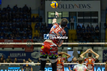 2024-04-28 - Oleh Plotnytskyi (Sir Safety Perugia) at service during the game4 of Final SuperLega Italian Volleyball Championship between Mint Vero Volley Monza vs Sir Safety Susa Perugia at Opiquad Arena, Monza, Italy on April 28, 2024
 - PLAYOFF - FINAL - MINT VERO VOLLEY MONZA VS SIR SUSA VIM PERUGIA - SUPERLEAGUE SERIE A - VOLLEYBALL