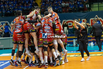 2024-04-28 - Happiness of Players of Sir Safety Perugia after scoring a match point during the game4 of Final SuperLega Italian Volleyball Championship between Mint Vero Volley Monza vs Sir Safety Susa Perugia at Opiquad Arena, Monza, Italy on April 28, 2024
 - PLAYOFF - FINAL - MINT VERO VOLLEY MONZA VS SIR SUSA VIM PERUGIA - SUPERLEAGUE SERIE A - VOLLEYBALL