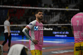 22/04/2024 - Brino Mossa of Valsa Group Modena during the match between Rana Verona and Valsa Group Modena, qualifications semifinal of playoff Challenge Cup of Superlega Italian Volleball Championship 2023/2024 at Pala AGSM-AIM on April 22, 2024, Verona, Italy. - PLAYOFF 5° POSTO - RANA VERONA VS VALSA GROUP MODENA - SUPERLEGA SERIE A - VOLLEY