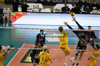 2024-04-22 - Attack of Anton Brehme of Valsa Group Modena during the match between Rana Verona and Valsa Group Modena, qualifications semifinal of playoff Challenge Cup of Superlega Italian Volleball Championship 2023/2024 at Pala AGSM-AIM on April 22, 2024, Verona, Italy. - PLAYOFF 5° POSTO - RANA VERONA VS VALSA GROUP MODENA - SUPERLEAGUE SERIE A - VOLLEYBALL