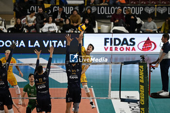 2024-04-22 - Tommaso Rinaldi of Valsa Group Modena during the match between Rana Verona and Valsa Group Modena, qualifications semifinal of playoff Challenge Cup of Superlega Italian Volleball Championship 2023/2024 at Pala AGSM-AIM on April 22, 2024, Verona, Italy. - PLAYOFF 5° POSTO - RANA VERONA VS VALSA GROUP MODENA - SUPERLEAGUE SERIE A - VOLLEYBALL