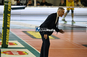 22/04/2024 - Radostin Stoytchev Head Coach of Rana Verona during the match between Rana Verona and Valsa Group Modena, qualifications semifinal of playoff Challenge Cup of Superlega Italian Volleball Championship 2023/2024 at Pala AGSM-AIM on April 22, 2024, Verona, Italy. - PLAYOFF 5° POSTO - RANA VERONA VS VALSA GROUP MODENA - SUPERLEGA SERIE A - VOLLEY