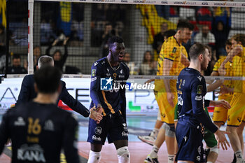 22/04/2024 - Exultation of Noumory Keita of Rana Verona during the match between Rana Verona and Valsa Group Modena, qualifications semifinal of playoff Challenge Cup of Superlega Italian Volleball Championship 2023/2024 at Pala AGSM-AIM on April 22, 2024, Verona, Italy. - PLAYOFF 5° POSTO - RANA VERONA VS VALSA GROUP MODENA - SUPERLEGA SERIE A - VOLLEY