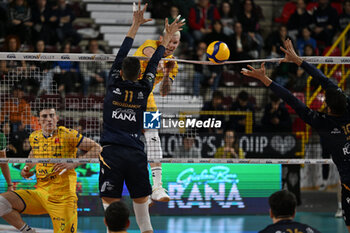 22/04/2024 - Anton Brehme of Valsa Group Modena during the match between Rana Verona and Valsa Group Modena, qualifications semifinal of playoff Challenge Cup of Superlega Italian Volleball Championship 2023/2024 at Pala AGSM-AIM on April 22, 2024, Verona, Italy. - PLAYOFF 5° POSTO - RANA VERONA VS VALSA GROUP MODENA - SUPERLEGA SERIE A - VOLLEY