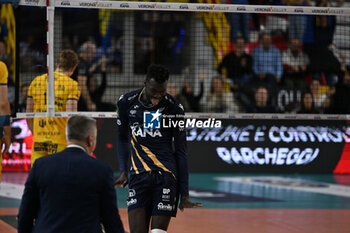 2024-04-22 - Exultation of Noumory Keita of Rana Verona during the match between Rana Verona and Valsa Group Modena, qualifications semifinal of playoff Challenge Cup of Superlega Italian Volleball Championship 2023/2024 at Pala AGSM-AIM on April 22, 2024, Verona, Italy. - PLAYOFF 5° POSTO - RANA VERONA VS VALSA GROUP MODENA - SUPERLEAGUE SERIE A - VOLLEYBALL