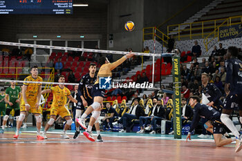 22/04/2024 - Francesco D’amico of Rana Verona during the match between Rana Verona and Valsa Group Modena, qualifications semifinal of playoff Challenge Cup of Superlega Italian Volleball Championship 2023/2024 at Pala AGSM-AIM on April 22, 2024, Verona, Italy. - PLAYOFF 5° POSTO - RANA VERONA VS VALSA GROUP MODENA - SUPERLEGA SERIE A - VOLLEY