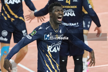 2024-04-27 - Noumory Keita of Rana Verona celebrates after scores a point during the match between Rana Verona and Cucine Lube Civitanova, final match of playoff Challenge Cup of Superlega Italian Volleball Championship 2023/2024 at Pala AGSM-AIM on April 27, 2024, Verona, Italy. - PLAYOFF 5 POSTO - FINALS - RANA VERONA VS CUCINE LUBE CIVITANOVA - SUPERLEAGUE SERIE A - VOLLEYBALL