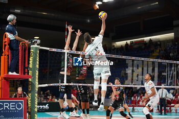 2024-09-28 - Attack Luca Porro (Sonepar Padova) - CUCINE LUBE CIVITANOVA VS SONEPAR PADOVA - SUPERLEAGUE SERIE A - VOLLEYBALL