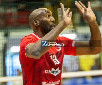 2024-10-05 - Simon Robertlandy (Gas Sales Bluenergy Piacenza) during Serie A1 Men's Volleyball Championship between Mint Vero Volley Monza vs Gas Sales Piacenza at Opiquad Arena, Monza, Italy on October 5, 2024 - VERO VOLLEY MONZA VS GAS SALES BLUENERGY PIACENZA - SUPERLEAGUE SERIE A - VOLLEYBALL