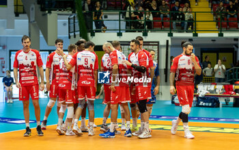 2024-10-05 - Players of Gas Sales Piacenza during Serie A1 Men's Volleyball Championship between Mint Vero Volley Monza vs Gas Sales Piacenza at Opiquad Arena, Monza, Italy on October 5, 2024 - VERO VOLLEY MONZA VS GAS SALES BLUENERGY PIACENZA - SUPERLEAGUE SERIE A - VOLLEYBALL