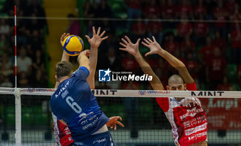 2024-10-05 - Erik Rohrs (Mint Vero Volley Monza) during Serie A1 Men's Volleyball Championship between Mint Vero Volley Monza vs Gas Sales Piacenza at Opiquad Arena, Monza, Italy on October 5, 2024 - VERO VOLLEY MONZA VS GAS SALES BLUENERGY PIACENZA - SUPERLEAGUE SERIE A - VOLLEYBALL