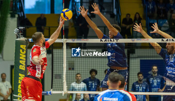 2024-10-05 - Kovacevic Uros (Gas Sales Bluenergy Piacenza) during Serie A1 Men's Volleyball Championship between Mint Vero Volley Monza vs Gas Sales Piacenza at Opiquad Arena, Monza, Italy on October 5, 2024 - VERO VOLLEY MONZA VS GAS SALES BLUENERGY PIACENZA - SUPERLEAGUE SERIE A - VOLLEYBALL