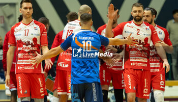 2024-10-05 - Players of Gas Sales Piacenza during Serie A1 Men's Volleyball Championship between Mint Vero Volley Monza vs Gas Sales Piacenza at Opiquad Arena, Monza, Italy on October 5, 2024 - VERO VOLLEY MONZA VS GAS SALES BLUENERGY PIACENZA - SUPERLEAGUE SERIE A - VOLLEYBALL