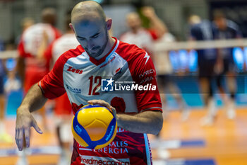 2024-10-05 - Galassi Gianluca (Gas Sales Bluenergy Piacenza) during Serie A1 Men's Volleyball Championship between Mint Vero Volley Monza vs Gas Sales Piacenza at Opiquad Arena, Monza, Italy on October 5, 2024 - VERO VOLLEY MONZA VS GAS SALES BLUENERGY PIACENZA - SUPERLEAGUE SERIE A - VOLLEYBALL