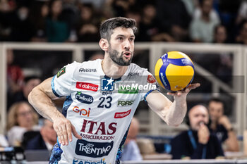 2024-10-20 - Serve by Flavio Gualberto - Itas Trentino - ITAS TRENTINO VS VALSA GROUP MODENA - SUPERLEAGUE SERIE A - VOLLEYBALL