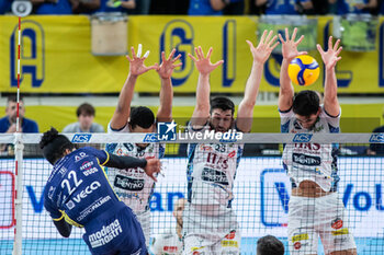 2024-10-20 - Block of Itas Trentino - ITAS TRENTINO VS VALSA GROUP MODENA - SUPERLEAGUE SERIE A - VOLLEYBALL