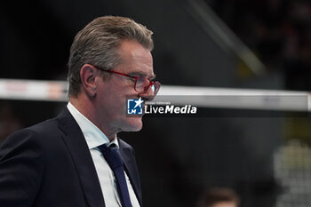 2024-10-20 - angelo lorenzetti (coach sir susa vim perugia) - SIR SUSA VIM PERUGIA VS CISTERNA VOLLEY - SUPERLEAGUE SERIE A - VOLLEYBALL