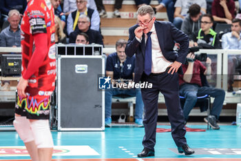 2024-10-27 - Angelo Lorenzetti - Head coach of Sir Susa Vim Perugia - ITAS TRENTINO VS SIR SUSA VIM PERUGIA - SUPERLEAGUE SERIE A - VOLLEYBALL