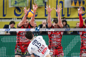 2024-10-27 - Block by Wassim Ben Tara - Sir Susa Vim Perugia - ITAS TRENTINO VS SIR SUSA VIM PERUGIA - SUPERLEAGUE SERIE A - VOLLEYBALL