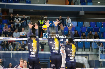 2024-10-27 - MONSTER BLOCK NOUMORY KEITA, LORENZO CORTESIA AND FRANCESCO SANI (RANA VERONA) - ALLIANZ MILANO VS RANA VERONA - SUPERLEAGUE SERIE A - VOLLEYBALL