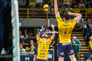 2024-10-27 - De Cecco Luciano ( Valsa Group Modena ) - VALSA GROUP MODENA VS VERO VOLLEY MONZA - SUPERLEAGUE SERIE A - VOLLEYBALL