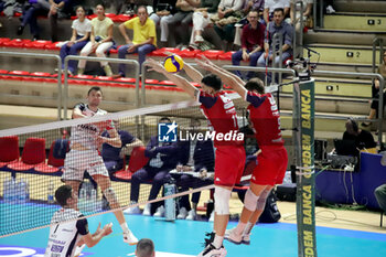 2024-10-26 - Antonov Oleg Grottazzolina attack. - GIOIELLA PRISMA TARANTO VS YUASA BATTERY GROTTAZZOLINA - SUPERLEAGUE SERIE A - VOLLEYBALL