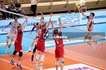 2024-10-26 - Tatarov Georgi Grottazzolina attack. - GIOIELLA PRISMA TARANTO VS YUASA BATTERY GROTTAZZOLINA - SUPERLEAGUE SERIE A - VOLLEYBALL