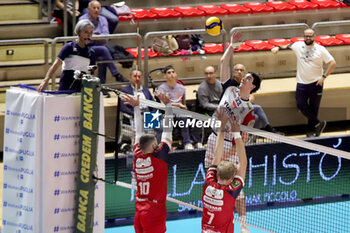 2024-10-26 - Schalk Matteo Grottazzolina attack. - GIOIELLA PRISMA TARANTO VS YUASA BATTERY GROTTAZZOLINA - SUPERLEAGUE SERIE A - VOLLEYBALL